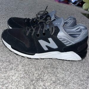 Men’s New Balance shoes